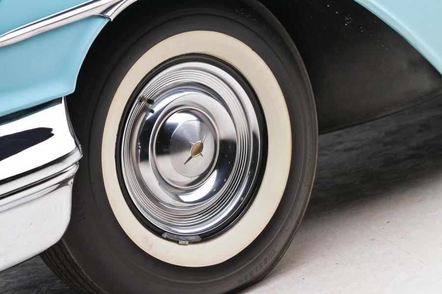  Oldsmobile Super 88 Convertible 1957 года  (фото 17 из 28)